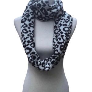 NEW Aeropostale Reversible Leopard Infinity Scarf